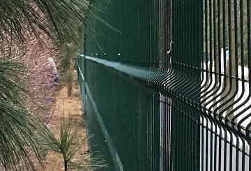 Дачный забор из сварной сетки