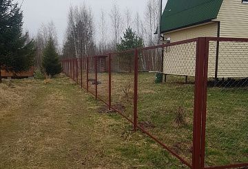 Секционный забор из сетки для дачи