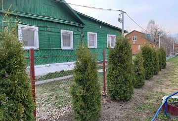 Ограждение из сетки рабицы для дачного участка